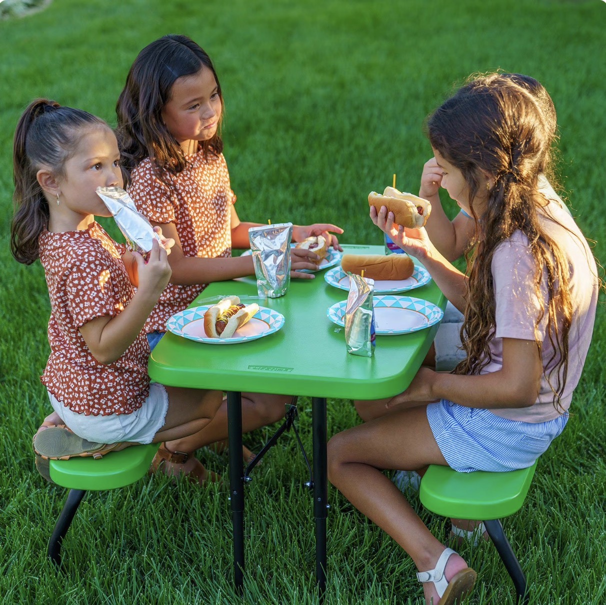 Kiddie Picnic Table — photo 1
